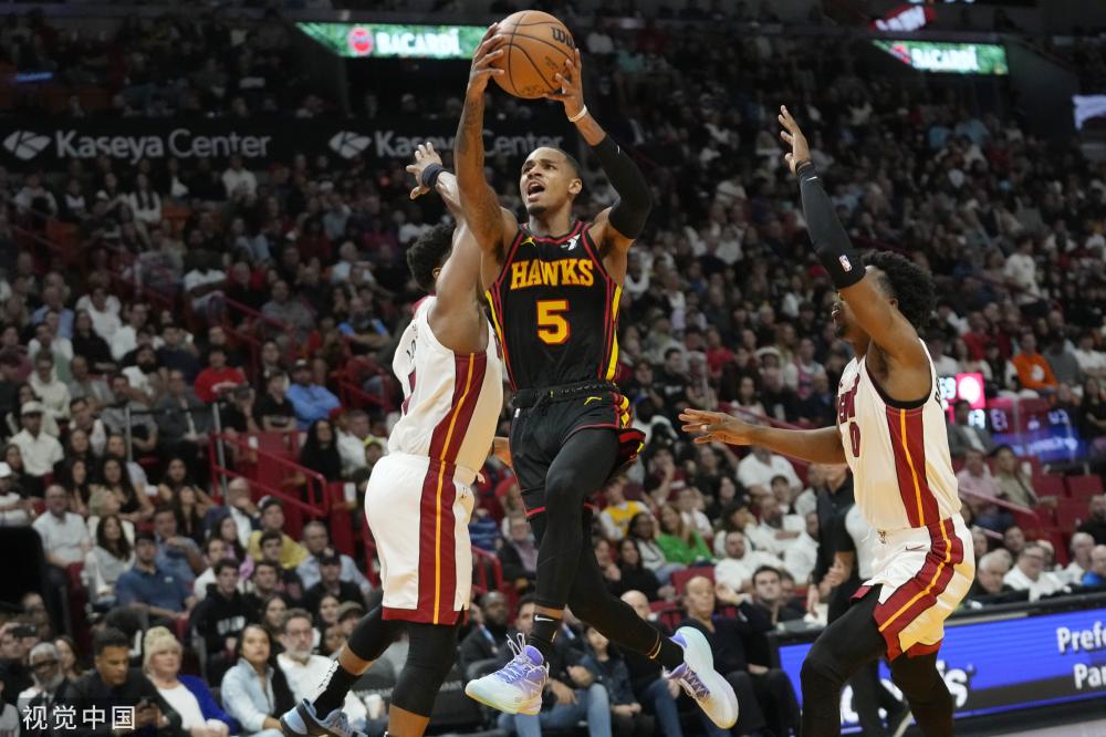 首场比赛中 首场比赛中